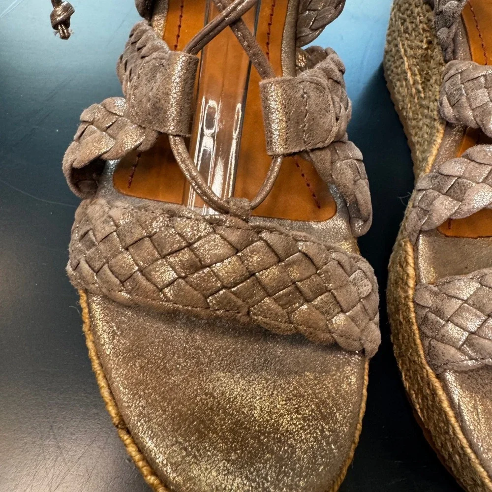 Trask Women 8 M Metallic Silver Woven Leather Espadrille Wedge Heel Sandals